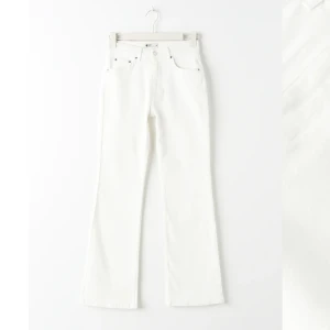 Jeans - Vita helt oanvända jeans från Ginatricot