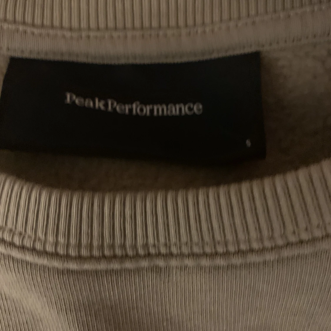 Peak performance sweatshirt - 91