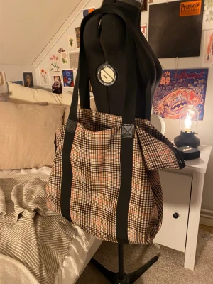 DAY väska - Knappt använd, nyskick 💕