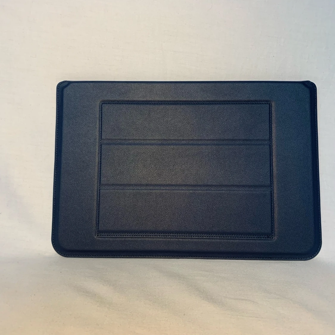 Mörkblått datorfodral  - 90