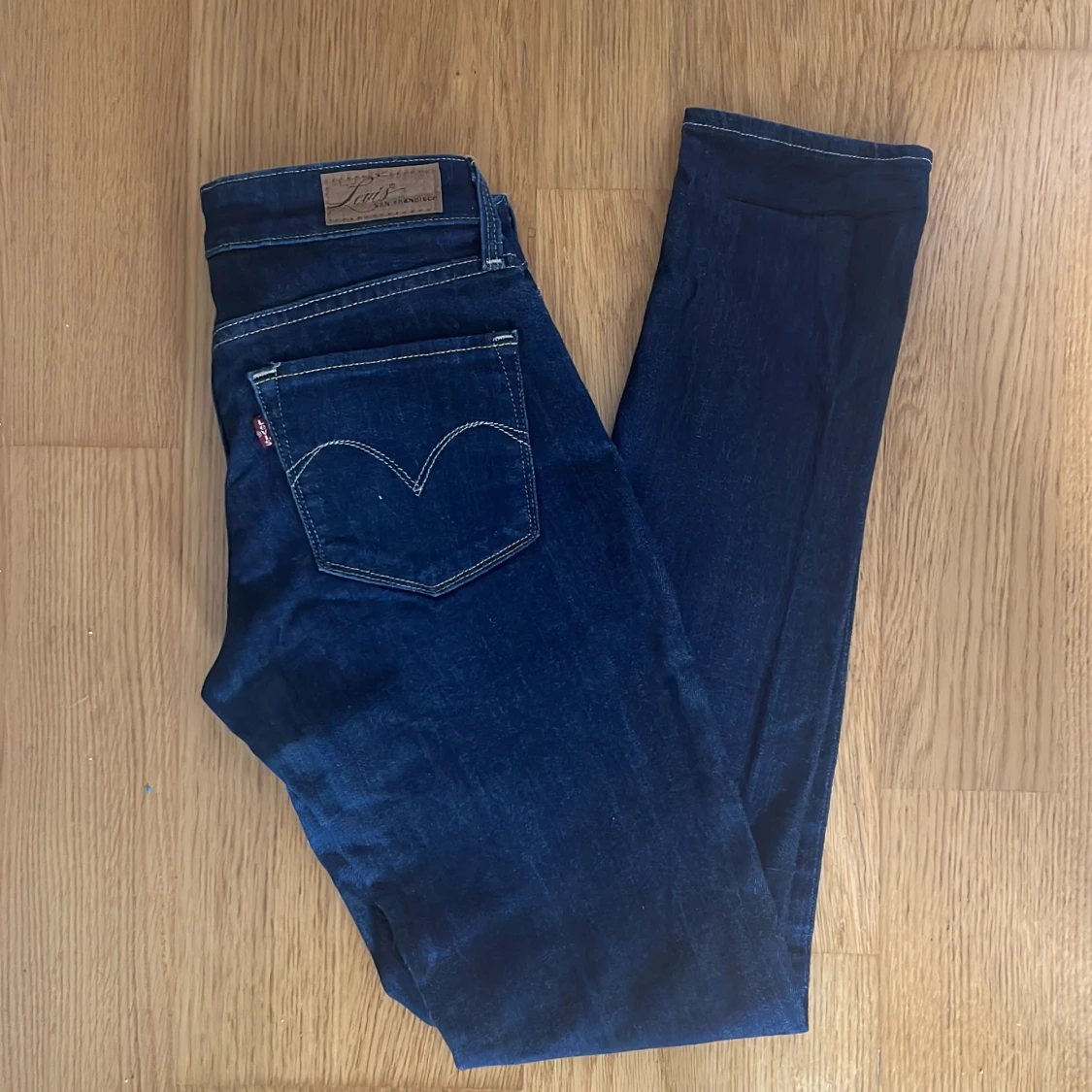 Levis Demi Curve stl 25/32 i nyskick  - 90