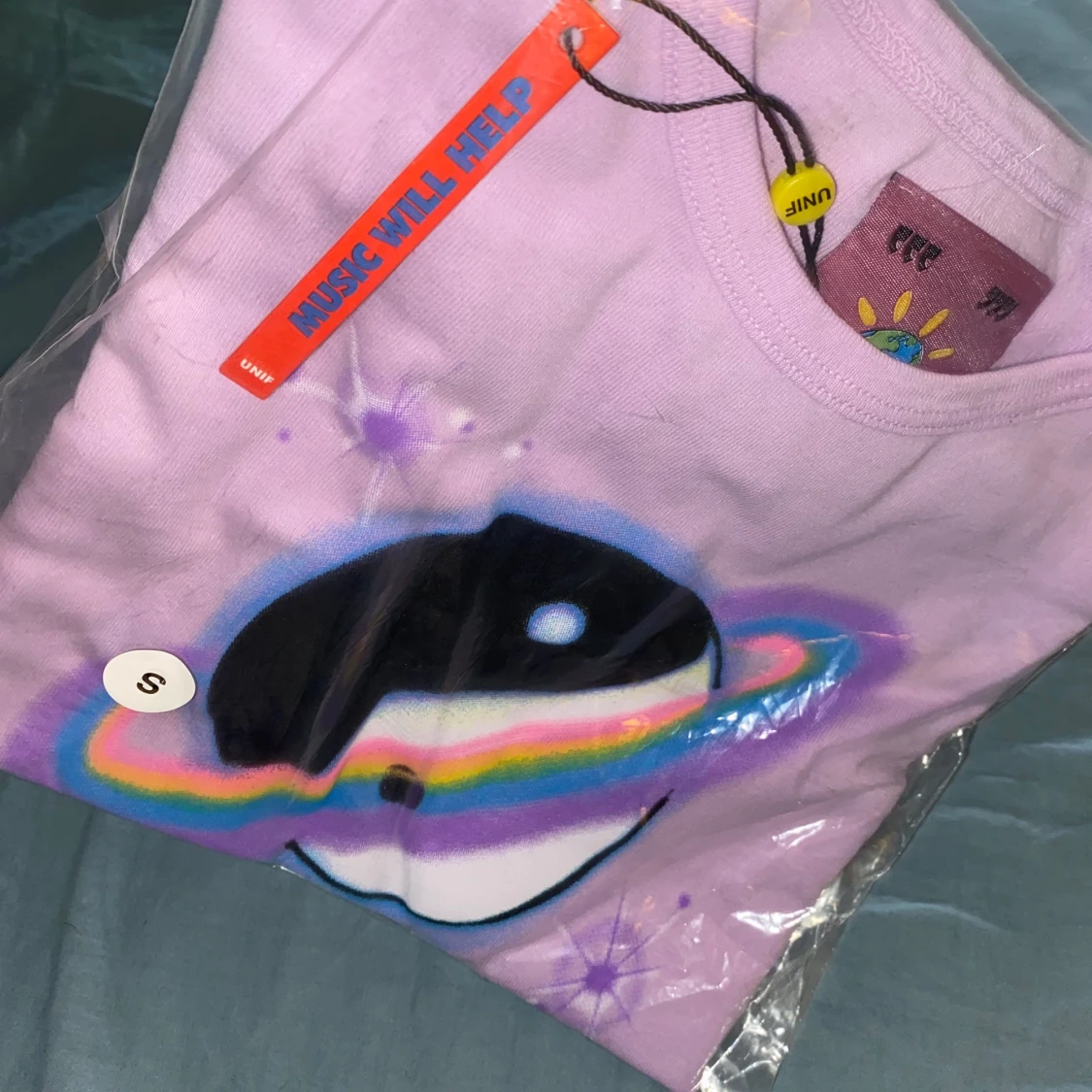 UNIF space yin yang baby tee đ