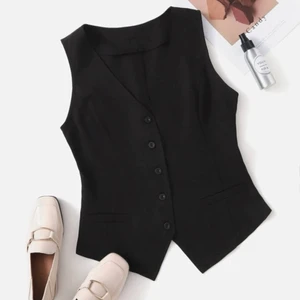 Blazer- topp - Jätte snygg topp/linne som tyvärr aldrig använts pga att det inte satt som jag önskat. Storlek M, köparen står för frakten 💕