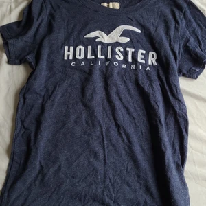 Storlek xs  - Säljer en hollister tröja som inte kommer till användning det är i mycket bra skick köparen betalar för frakten 😊