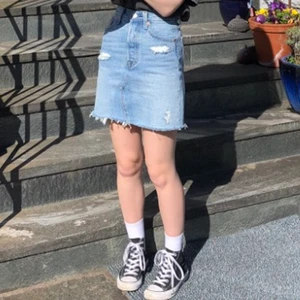 Levi’s skirt  - Nyskick, använd endast ett fåtal gånger