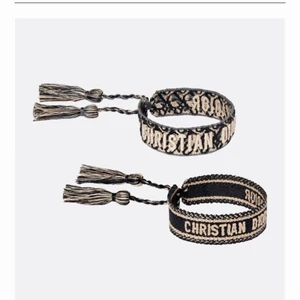 Dior tyg armband  - Säljer mitt populära dior tyg armband. (Det understa)