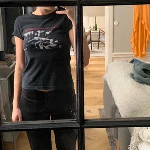 Retro T-shirt  - T-shirt från brandy Melville. Knappt använd. One size