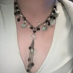 Ett jätte fint halsband med äkta snäckskal❤️ 62 kr inklusive frakt❤️ Betalas via swish❤️ Skriv till mig vid intresse 🥰❤️