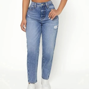 Jeans - Otroligt snygga jeans som inte passade mig, är enbart provade, nypris 2205kr 