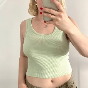 Mintgrönt linne  - Strechigt skönt linne perfekt till sommaren🌸