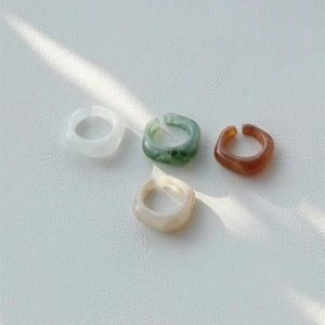 Ringar - Säljer mina oanvända ringar i natur färger. Supersnygga och passar till allt. Köpa för 129kr💞💞💞