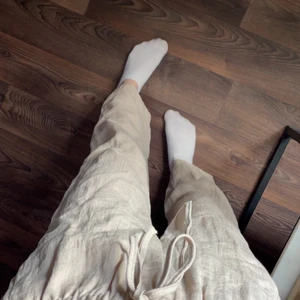 Linnebyxor  - Helt oanvända linnebyxor i storlek xs/xxs. Köparen står för frakten på 66kr 🤍