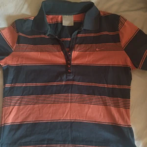 Vintage Nike T-Shirt - gullig randig nike golf t-shirt, köpt på myrorna men i bra skick :)