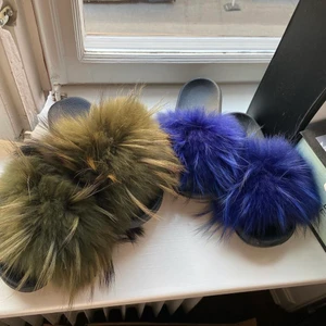 Päls tofflor - De blåa tofflorna i storlek 36, väldigt bra skick!!
