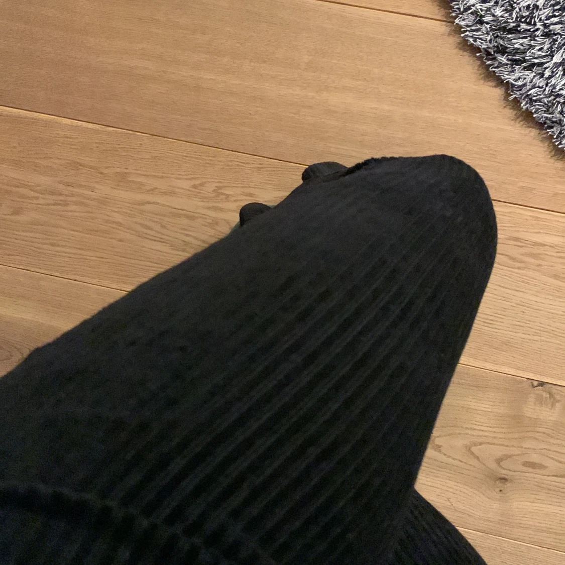 Svarta bootcut byxor  - 90