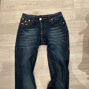 Säljer mina true religion jeans eftersom jag ej använder de! De är köpta här på plick 