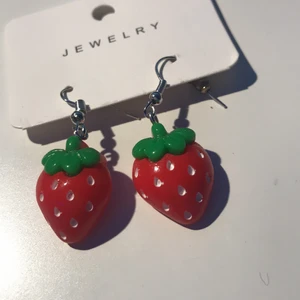 Strawberry earrings 🍓🕊😊 - Strawberry earring’s 🍓✨🕊 