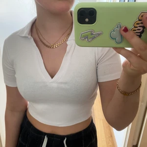 Zara top - Säljer dessa 2 superfina topparna från zara då de inte kommer till användning, 50 kr styck ❤️