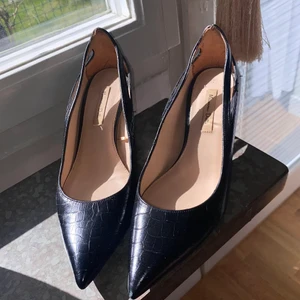 Massimo dutti klackar - Eleganta klackar från Massimo dutti.