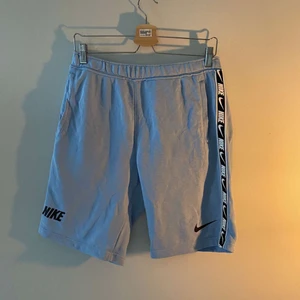 Nike shorts - Använda ett par gånger
