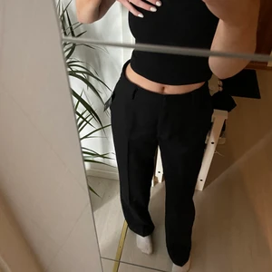 Kostymbyxor  - Kostymbyxor från NA-KD med lapparna kvar, strl 36❤️‍🔥