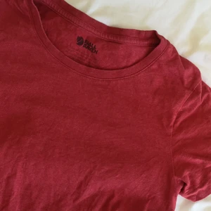 Fjällräven tshirt - Fjällräven tshirt i nyskick. 