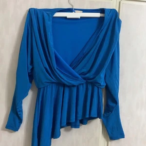 Sommar tröja - Helt ny aldrig använt och bra skick 