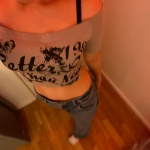 Tröja - ❗️tryck ej på köp nu❗️Säljer min gamla favvo tröja som inte kommer till användning längre🫶😫 Köpt från shein men säljs inte längre! Pris kan diskuteras💕 köparen står för frakt:)