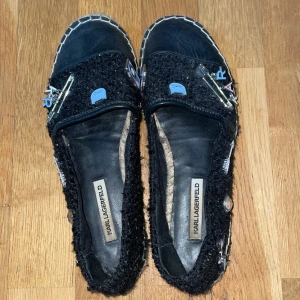 KARL LAGERFELD skor - Säljer pga för små för mig. Mycket gott skick.