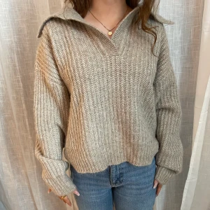 Kofta Gina tricot  - Super fin kofta från Gina tricot. Använd endast 1 gång.  Stl xs 