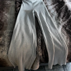 Byxor  - Mjukis byxor från Gina tricot, strl xs 