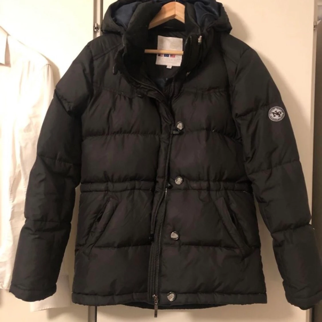 Mörkblå pufferjacket vinterjacka