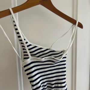 Topp från Zara  - Topp från Zara, endast använd 2 gånger. Prisförslag mottages via meddelande! 😍