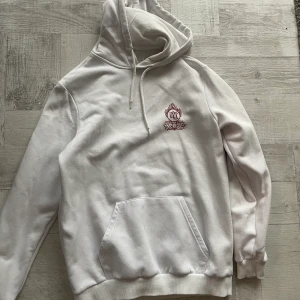 Hoodie - Säljs då den inte används 💗