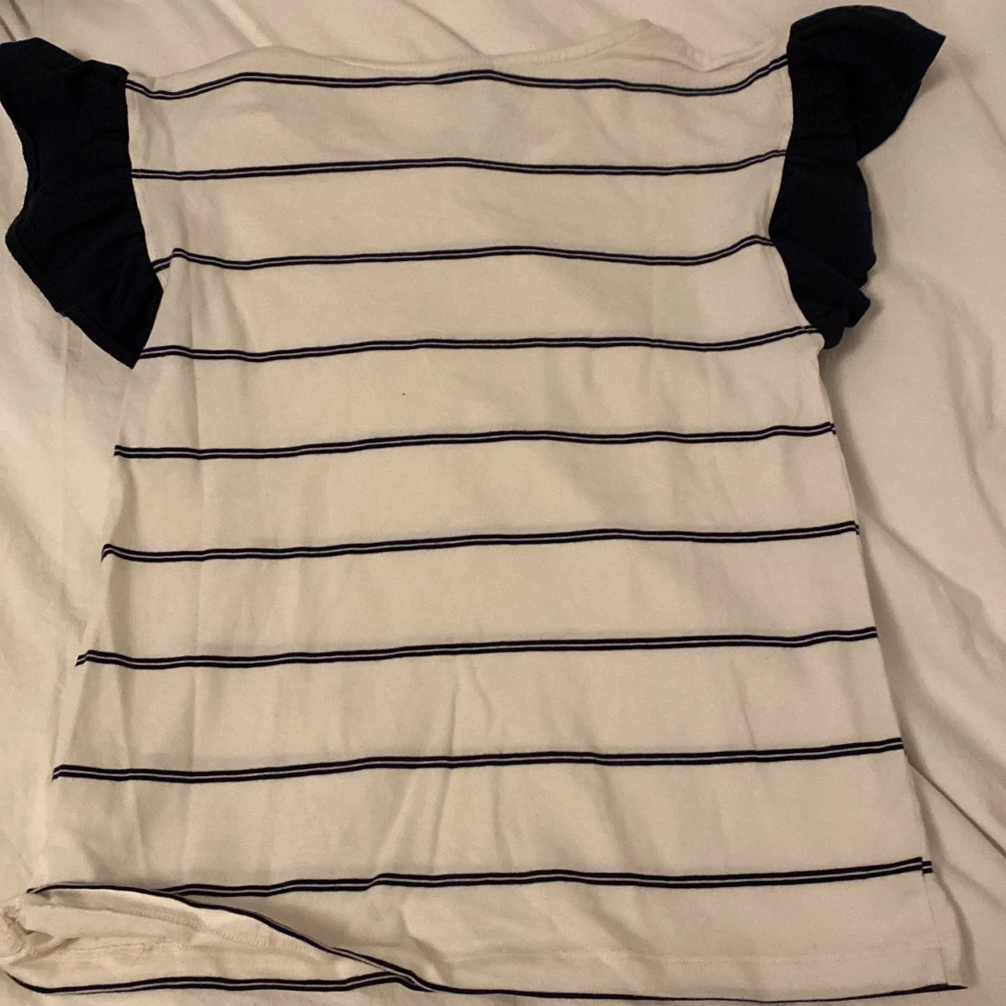 Stockholmsstil marin blå t shirt - 90