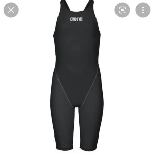 Arena Powersin ST 2.0 - Säljer en racesuit för simningen. Användes 2 gånger. Sitter superbra 