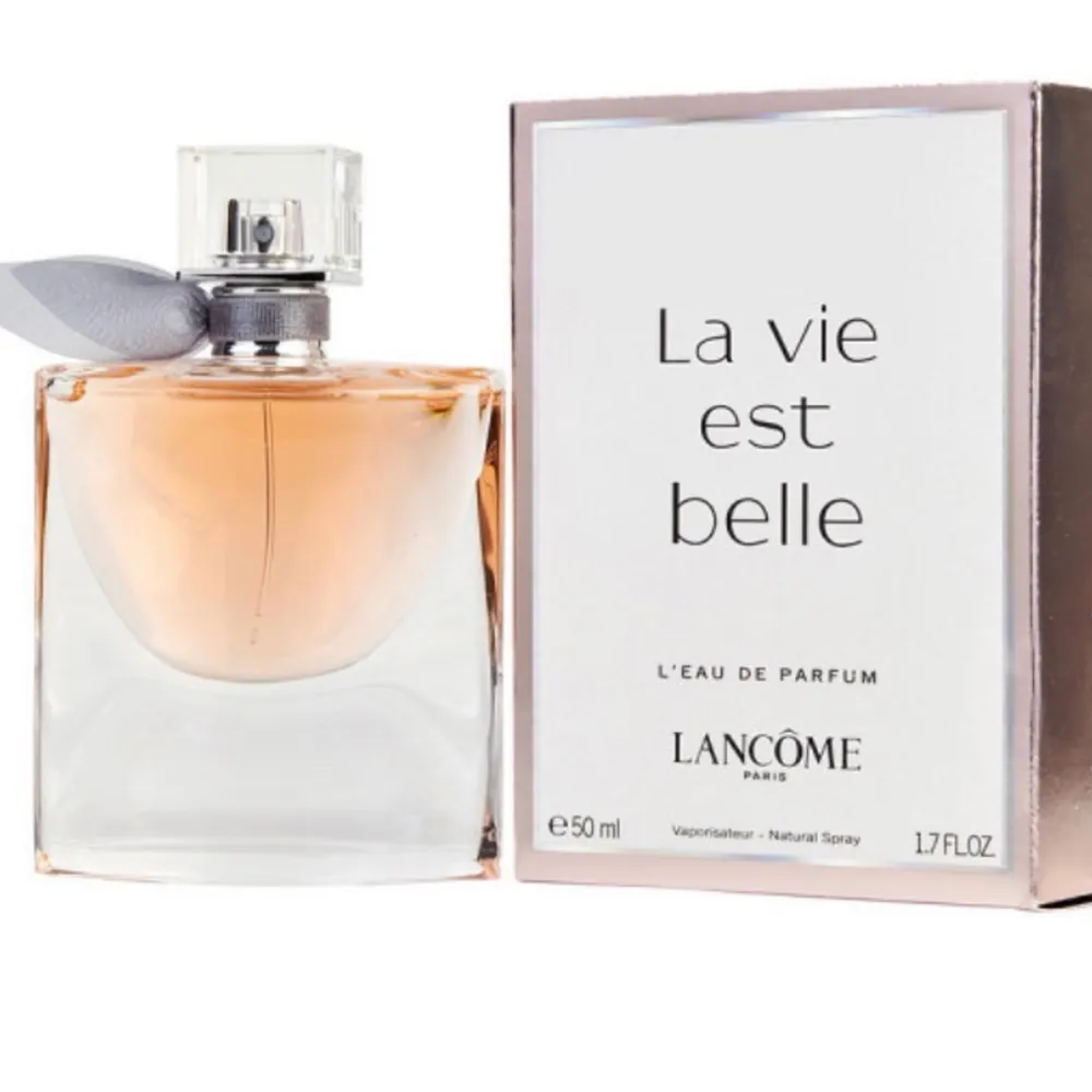 Lancome ”la vie est Belle” parfym 50 ml med box endast sprutad några gånger, nästan som ny! Möts upp i sthlm . Övrigt.