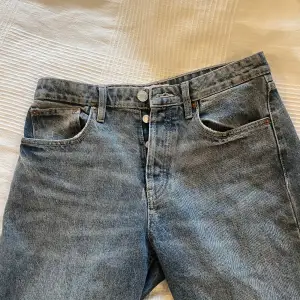 De slutsålda jeansen från zara, st 38. 300kr + frakt💙