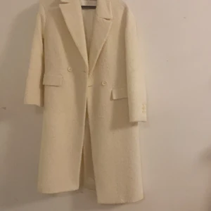 Kappa - Oanvänd kappa från zara