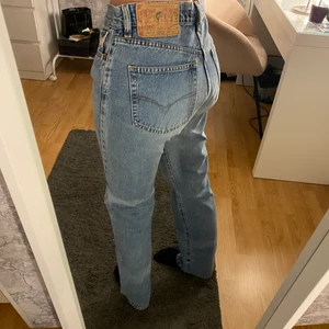 Diesel jeans - Blå lågmidjade/midrised skitsnygga vintage diesel jeans i W30L30 men skulle säga att de är mindre och passar som en S/M💗