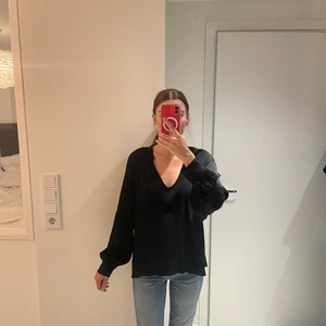 Svart blus från twist & tango  - Svart blus från märket twist & tango. Använd kanske 3-4 gånger 