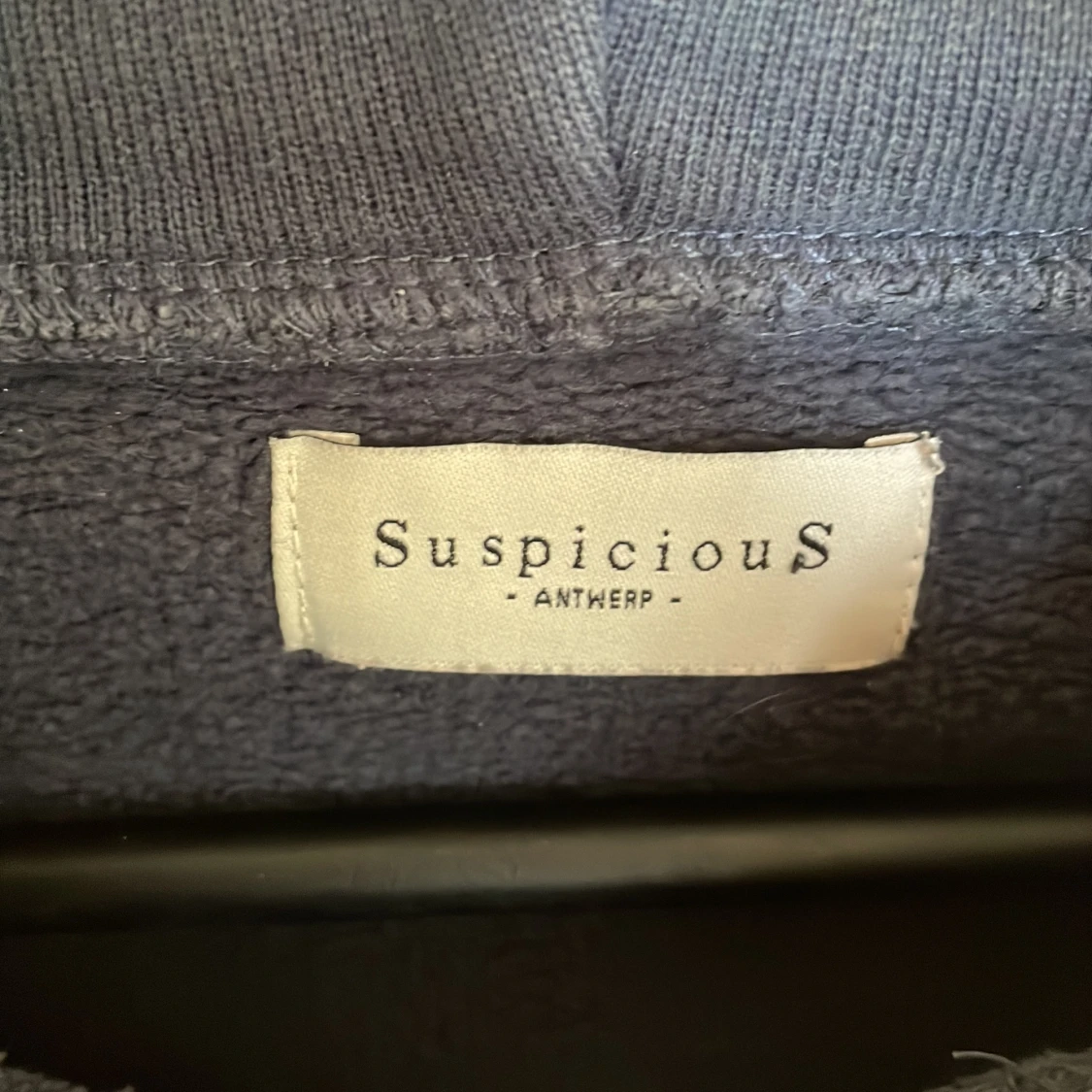 Suspicious Antwerp hoodie xs  - 90