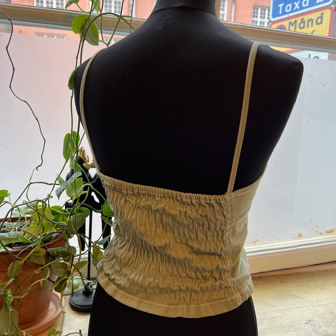 En vintage olivgrön topp med knytning - 91