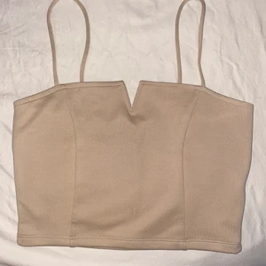 Bikbok Croptop - New, great condition, not worn.
