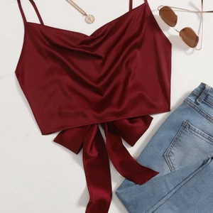 Röd topp - Aldrig använd 