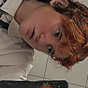 Voicacting - You make the scrips and i will fo the acting, i ca do an uwu voice, demonic voice, stich, tsu from bnha, angeldust, dom mommy voice ig-  i can sing too in all voices and does not matter how long the script is the price will still be 20 kr