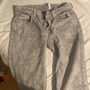 Weekday jeans strlk S - Säljer dessa weekday jeans för jag köpte fel storlek har inte andvänt dem bara testat en gång 