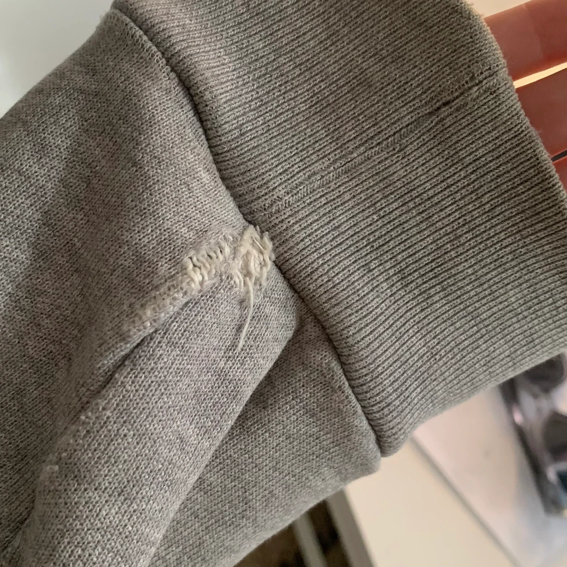 Grå zip hoodie - 91