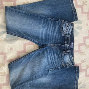 Bootcut jeans - Lågmidjade flare jeans från crocker❤️Perfekta jeansen en av favoriterna som tyvärr har blivit för små, strl 25 i midjan  och 31 i längd. Passar någon från 158-166❤️ 