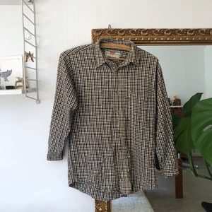 Vintage Levis skjorta - Vintage skjorta från Levis. Gott skick. Sitter som storlek XS.
